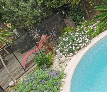 Mazargues House | APPARTEMENT EN SOUS SOL DE VILLA avec accès jardin et piscine