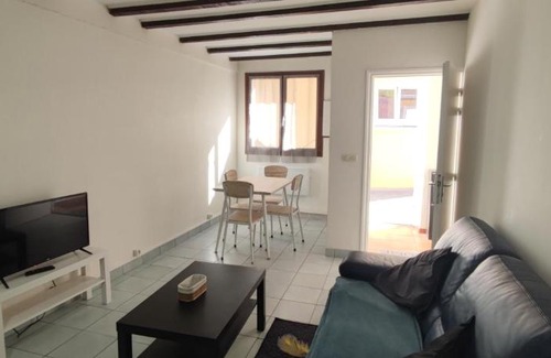 Tullins Apartment | Appartement entier meublé à neuf avec garage