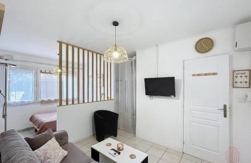 Lamalou-les-Bains Apartment | Appartement F1 avec Terrasse et Clim, à 650m des Thermes - Lamalou-les-Bains - FR-1-451-191