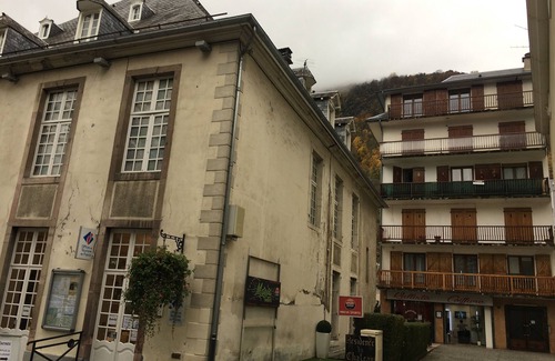 Bagneres-de-Luchon Apartment | Appartement Tout Équipé au Coeur de Luchon