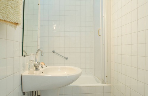 Bagneres-de-Luchon Apartment | Appartement T3 Dans une Maison de Caractère à Proximité du Centre Ville