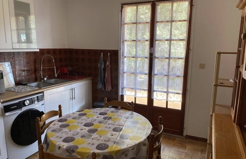 Canet-Plage Apartment | Appartement en rez de Chaussée de Villa en Bord de Mer, 150 m de la Plage