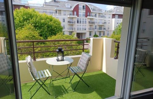 Carrieres-sous-Poissy Apartment | Appartement Cosy, 30 minutes de Paris