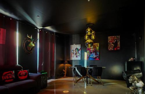 La Chapelle-en-Serval Apartment | Appartement POP ART - Asterix,CDG,Chantilly,Disney