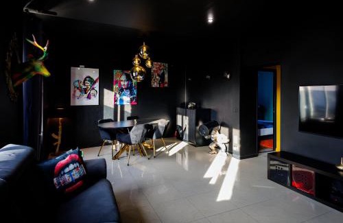 La Chapelle-en-Serval Apartment | Appartement POP ART - Asterix,CDG,Chantilly,Disney