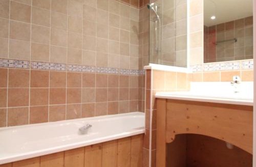 Val Cenis Apartment | Appartement pour 4 personnes avec piscine, pied des pistes à Val Cenis - FR-1-508-132