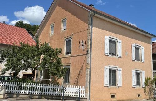 Longevelle-sur-Doubs Apartment | Appartement ravissant en bordure du Doubs