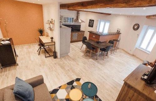 Saint-Just-la-Pendue Apartment | Appartement chaleureux cosy et climatisé Karine hospitality