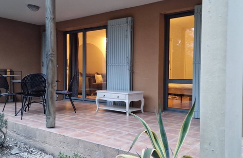 Saumane-de-Vaucluse Apartment | Appartement AU Domaine DU Golf DE L'isle SUR LA Sorgue