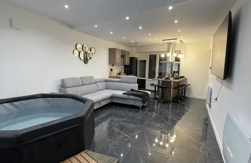 Salies-de-Bearn Apartment | Appartement Hors du Commun