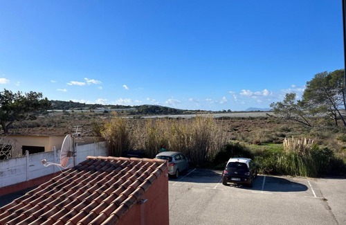 Giens Apartment | Appartement Hyères - La Bergerie 200m plage Calme Vue nature 1 chambre 4 personnes Parking - Erica