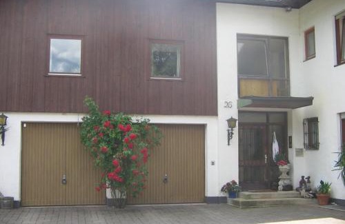 Stanggaß Apartment | Appartement im Souterrain mit Terrasse