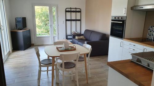 Velleron Apartment | Appartement indépendant dans maison individuelle