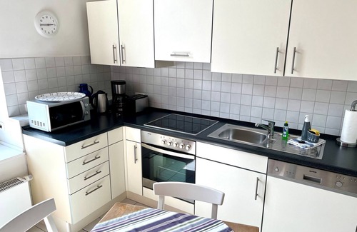 Stralsund Apartment | Appartement L - Ferienwohnung am Theater Haus Olaf Palme 1