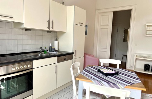 Stralsund Apartment | Appartement L - Ferienwohnung am Theater Haus Olaf Palme 1