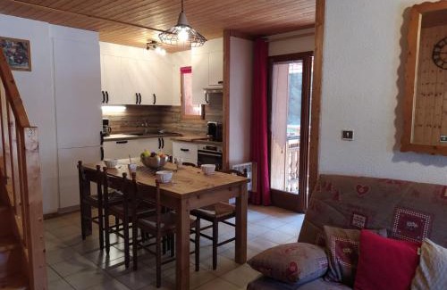 Les Carroz-d'Araches Apartment | Appartement L'Ecureuil 8 pers -Prox pistes et centre village-