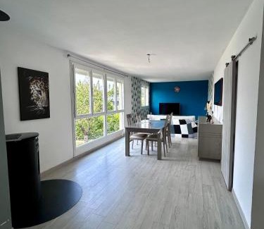 Sainte-Suzanne-and-Chammes Apartment | Appartement "la cité des roses"