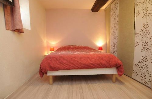 Couchey Apartment | Appartement La Poulotte