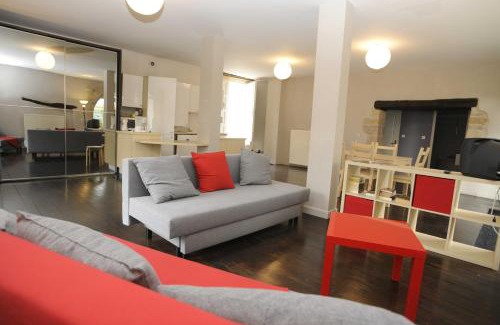 Couchey Apartment | Appartement La Poulotte