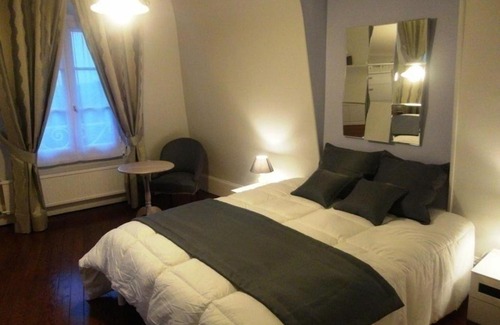 Lassay-les-Chateaux Apartment | Appartement Lassay-les-Châteaux, 2 pièces, 2 personnes - FR-1-600-29