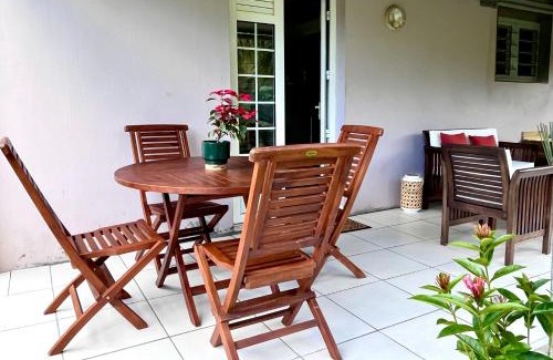 Saint-Joseph Apartment | Appartement Le Colibri avec jacuzzi