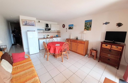 Valras-Plage Apartment | Appartement les Pieds Dans L'eau