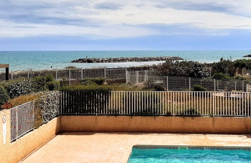 Valras-Plage Apartment | Appartement les Pieds Dans L'eau
