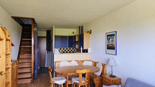 Les Rousses Apartment | Appartement Les rousses, Jura