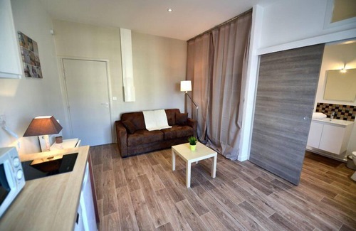 Besancon Apartment | Appartement Les Suites Du Parc -Studio Victor Hugo