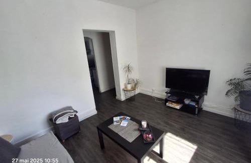 Lurs Apartment | Appartement "les tournesols" 1er étage 2ch avec parking à Lurs