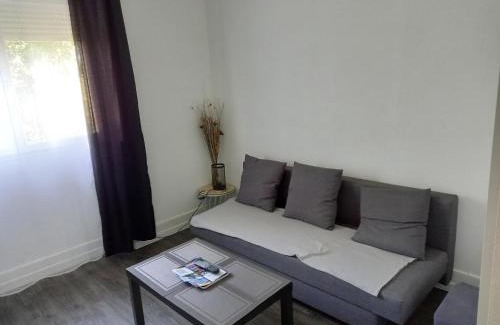 Lurs Apartment | Appartement "les tournesols" 1er étage 2ch avec parking à Lurs