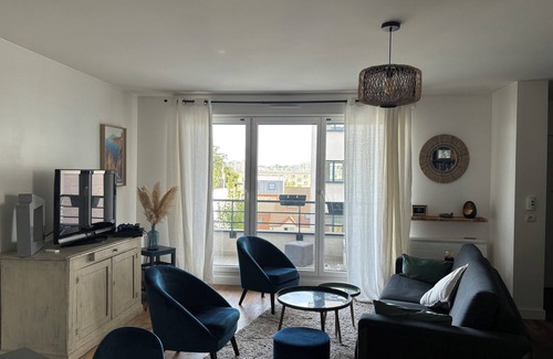 Suresnes Apartment | Appartement Lumineux à Suresnes à Côté de Paris Vue Tour Eiffel