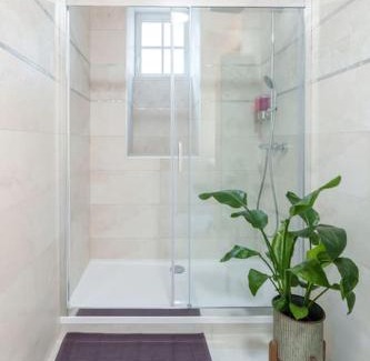 Chaumont Apartment | Appartement lumineux avec cour