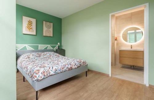 Chaumont Apartment | Appartement lumineux avec cour
