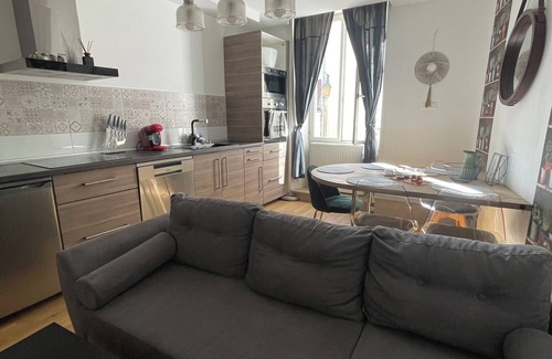Semur-en-Auxois Apartment | Appartement Moderne Hyper Centre Ville Médiévale