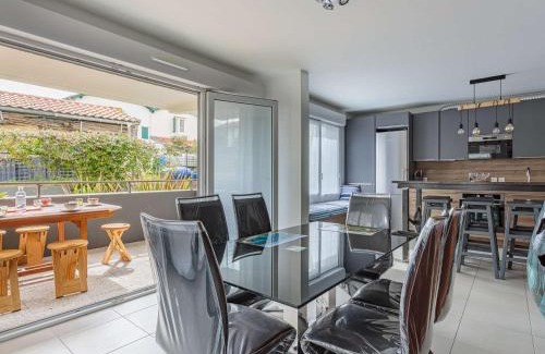 Anglet Apartment | Appartement moderne avec terrasse - entre ville et plage, 3 chambres et parking à Anglet - FR-1-3-583