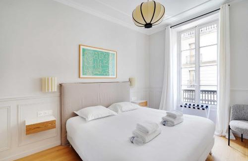 8th Arrondissement Apartment | Appartement Moderne Champs-Elysées - Saint Honoré