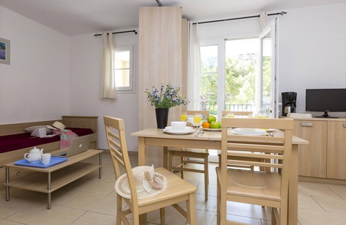 Solenzara Condo | Appartement Modeste | Piscine sur le Toit
