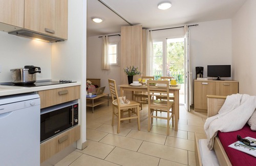 Solenzara Condo | Appartement Modeste | Piscine sur le Toit