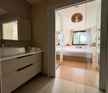 Mougins Apartment | Appartement MOUGINS, moderne et cozy, piscine tennis pétanque et golf à 2 mns