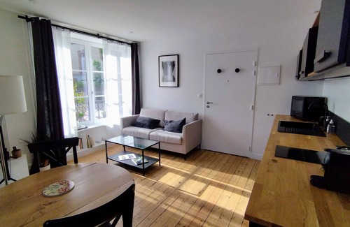Granville Apartment | Appartement N°1 Maison Dior, Centre-ville, Plage à 500 m, Proche de la Gare