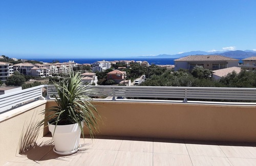 Santa-Reparata-di-Balagna Apartment | Appartement Neuf de 84 m2 Avec Terrasse de 60 m2 vue mer