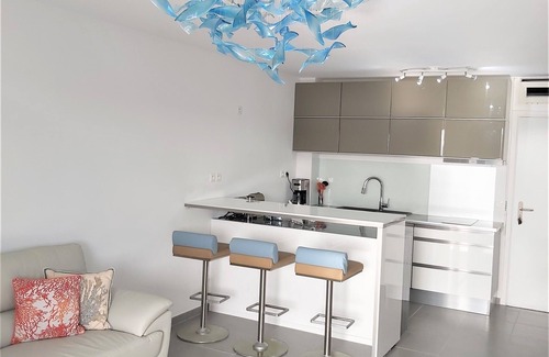 Tartane Apartment | Appartement Neuf vue Marina Étang Z'abricots