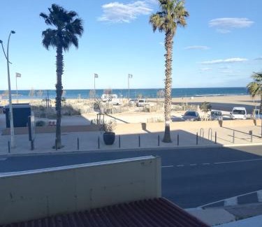 La Jetee Apartment | Appartement PLAGE - LES PIEDS DANS L'EAU