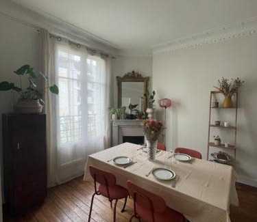 Saint-Fargeau Apartment | Appartement parisien