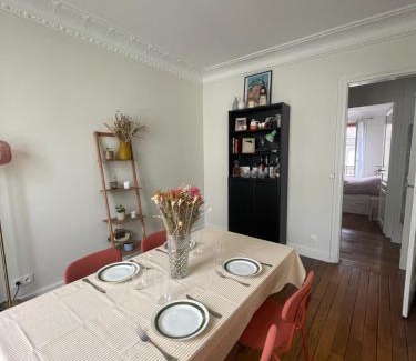 Saint-Fargeau Apartment | Appartement parisien