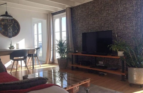 Le Port Apartment | Appartement Perret Avec vue mer en Centre Ville