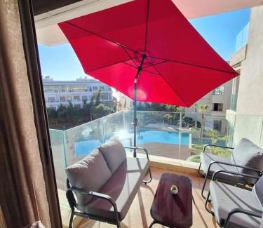 Pont Blondin Apartment | Appartement piscine front de mer