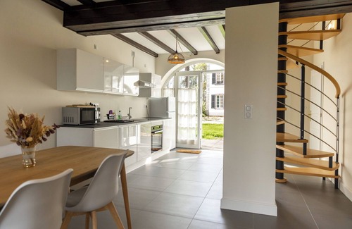 Jurancon Apartment | Appartement Pour 4 Personnes Dans Domaine Avec Piscine, Boulodrome et Parc!