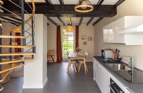 Jurancon Apartment | Appartement Pour 4 Personnes Dans Domaine Avec Piscine, Boulodrome et Parc!